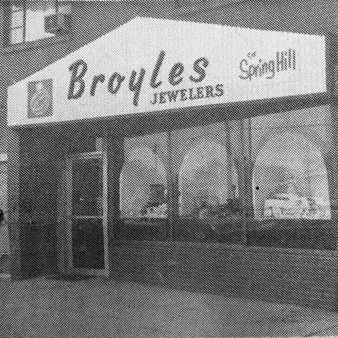 Image with missing alt attribute found on calvinbroyles.com