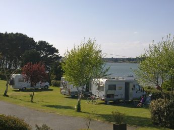 Image with missing alt attribute found on camping-car.com