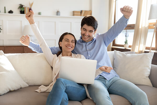 Image with missing alt attribute found on cashinamoment.com