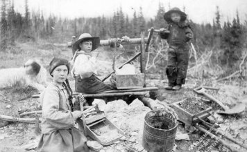 Image with missing alt attribute found on causeur.fr