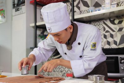 h&igrave;nh ảnh học Nghề l&agrave;m b&aacute;nh tại CET