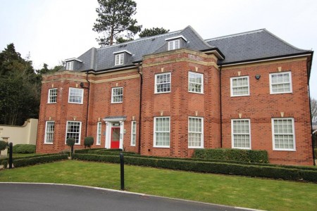 Image with missing alt attribute found on cheltenhamservicedapartments.co.uk