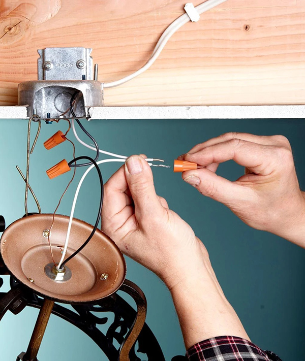 Image with missing alt attribute found on combinedcontracts.com