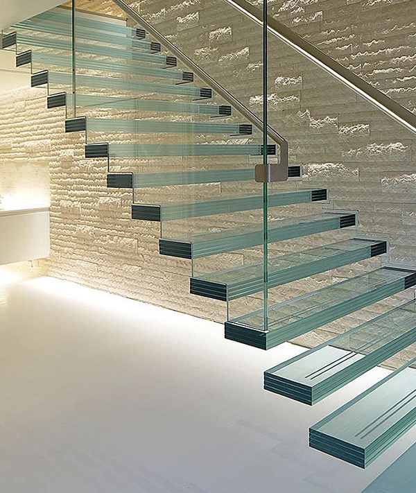 Image with missing alt attribute found on combinedcontracts.com