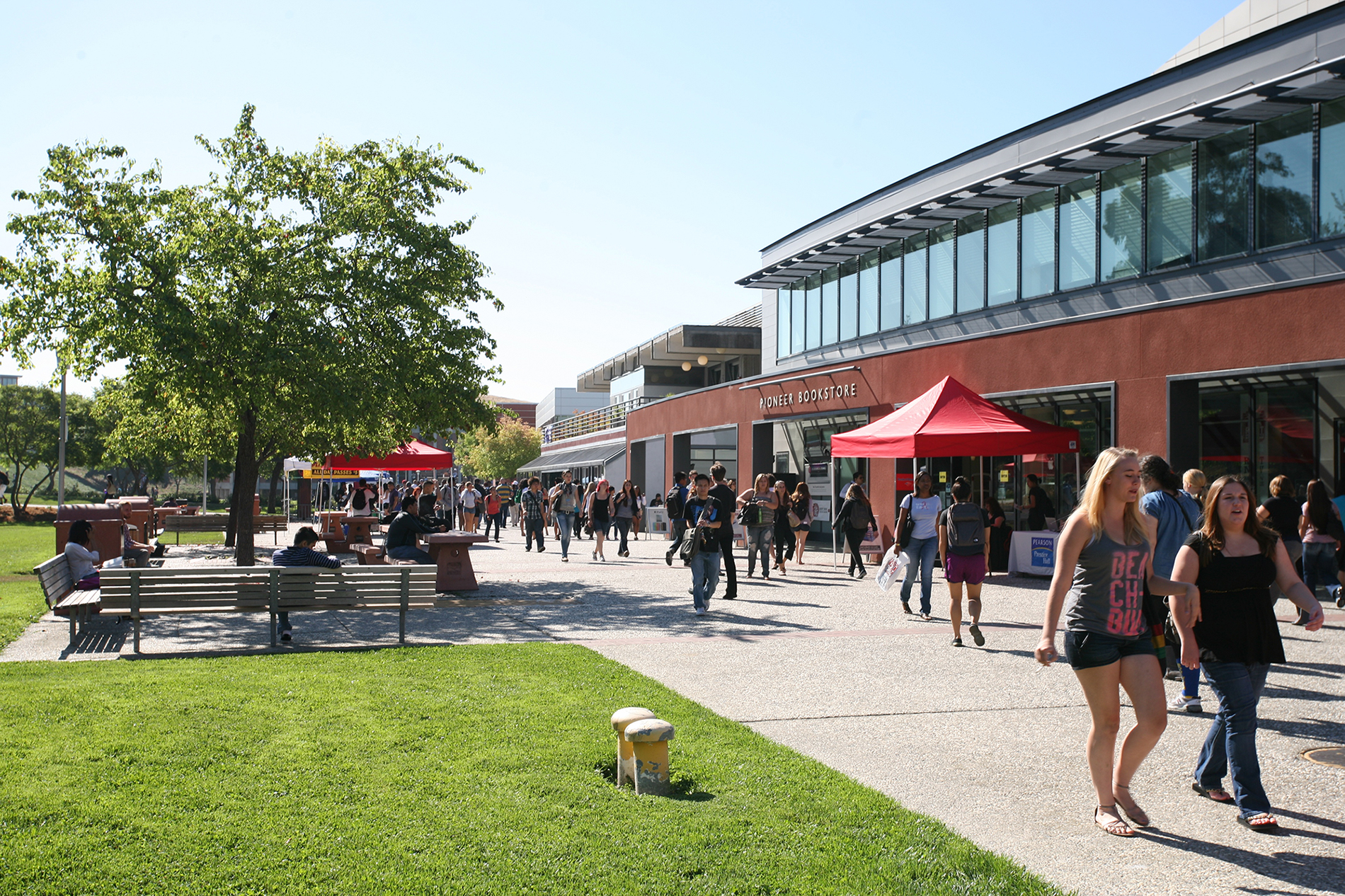 Students walk outside the Pioneer Bookstore