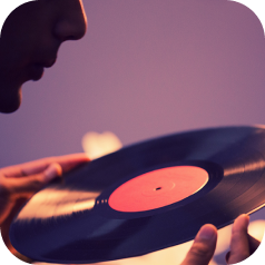 Image with missing alt attribute found on customchannels.net