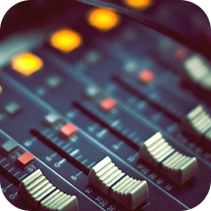 Image with missing alt attribute found on customchannels.net