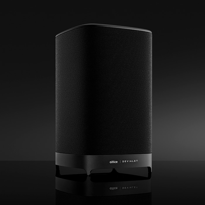 Image with missing alt attribute found on devialet.com