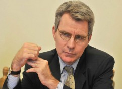 Image with missing alt attribute found on dimokratiki.gr