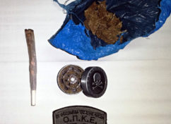 Image with missing alt attribute found on dimokratiki.gr