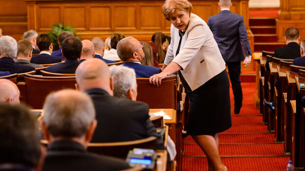 Менда Стоянова: Бюджет 2020 е "повече от същото" и това е правилно