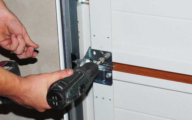 Image with missing alt attribute found on doormaster.ca