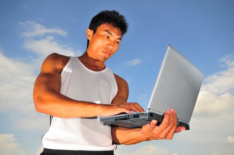 Image with missing alt attribute found on r2sports.com