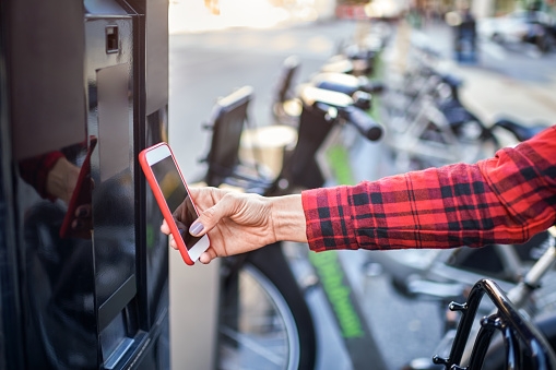 Image with missing alt attribute found on elavon.com