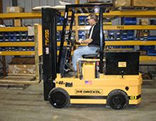 Image with missing alt attribute found on eliftruck.com