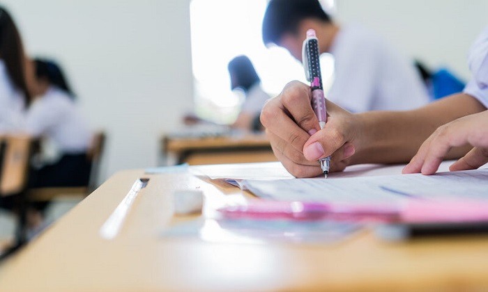 Οκτώ στους δέκα έλαβαν τους βαθμούς με sms