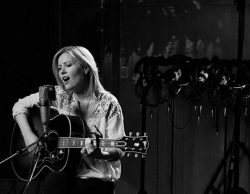 Image with missing alt attribute found on europafm.ro