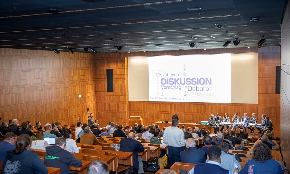 Image with missing alt attribute found on firestorm.ch