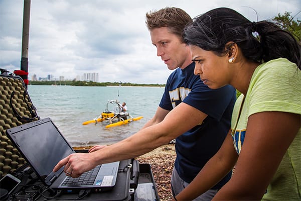 Image with missing alt attribute found on fiu.edu