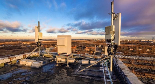 Free appuie sur l&rsquo;acc&eacute;l&eacute;rateur des ouvertures de sites 4G