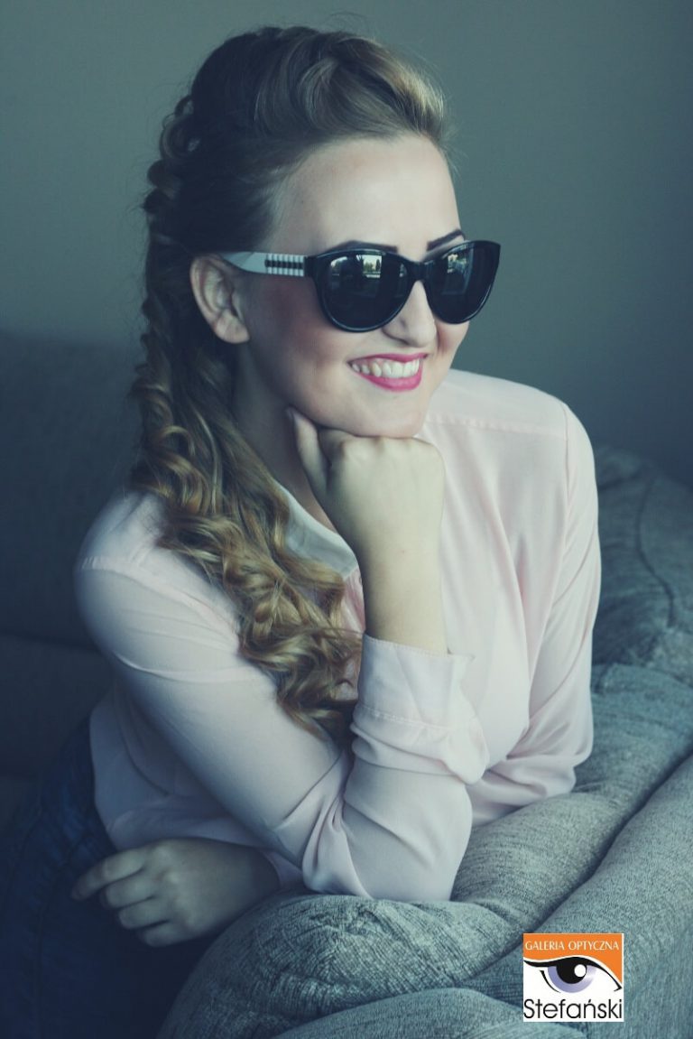 Kobieta w okularach