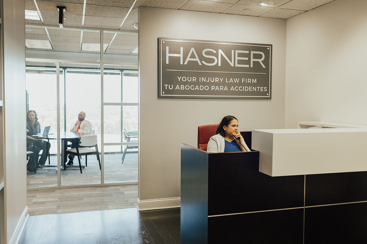 Image with missing alt attribute found on hasnerlaw.com