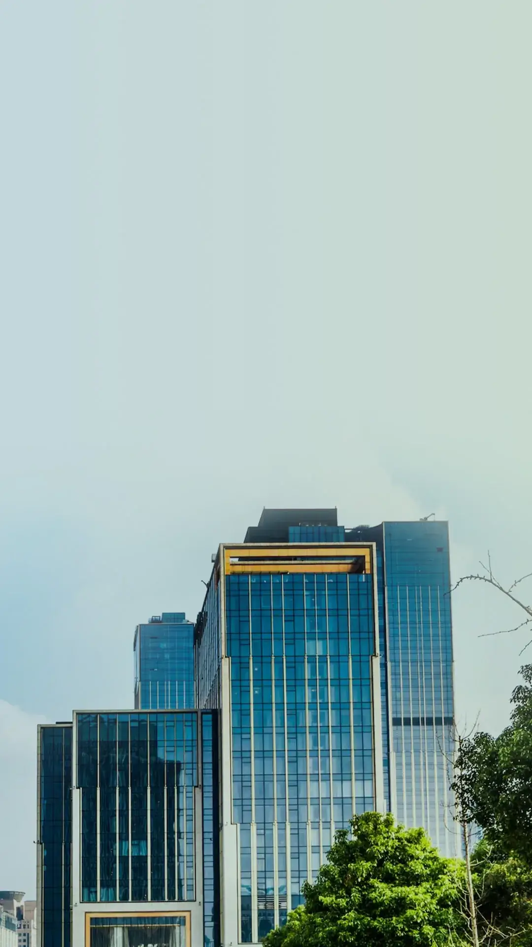 Image with missing alt attribute found on hikaeequs.com