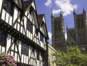 Image with missing alt attribute found on historic-uk.com