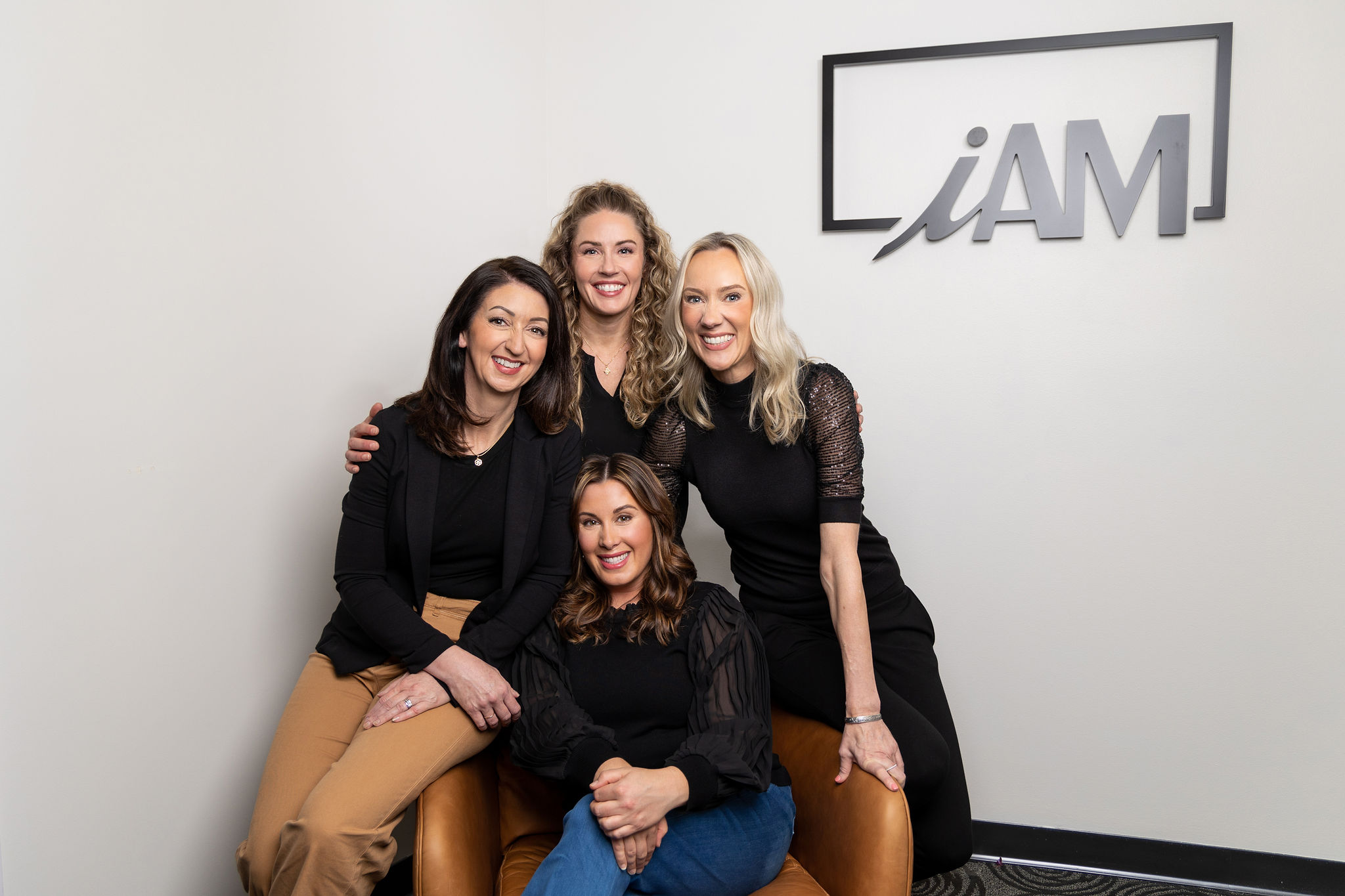 Image with missing alt attribute found on iam-center.com