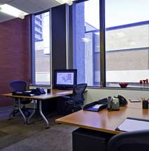 Image with missing alt attribute found on instantoffices.com