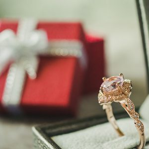 Image with missing alt attribute found on jckonline.com