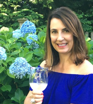 Image with missing alt attribute found on kellyelko.com