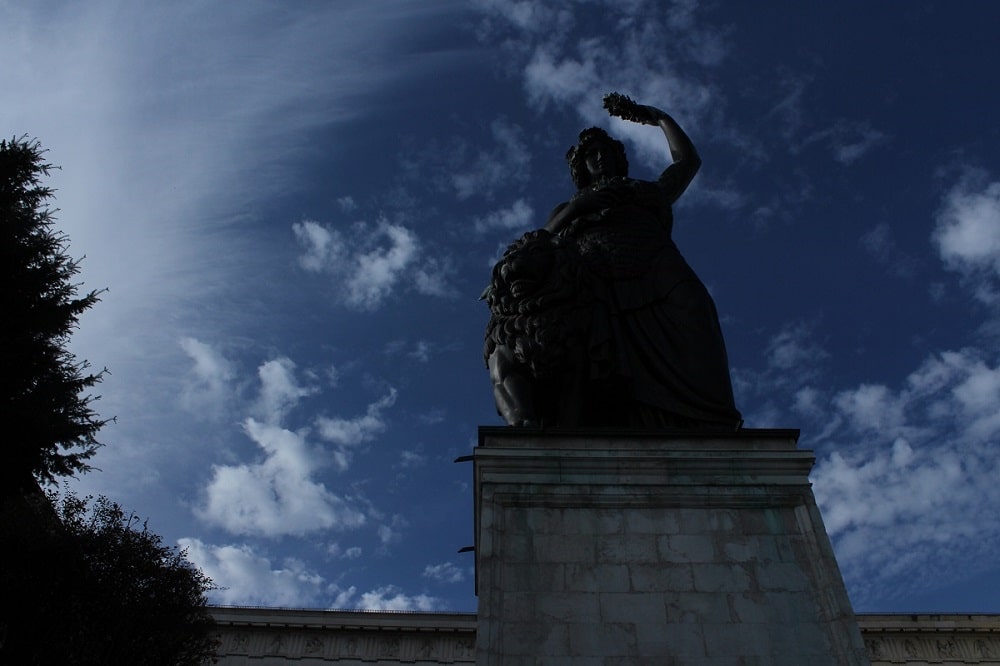 Image with missing alt attribute found on khoa-nguyen.de