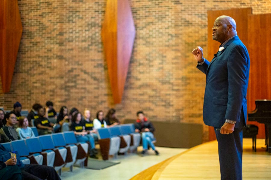 Image with missing alt attribute found on knox.edu