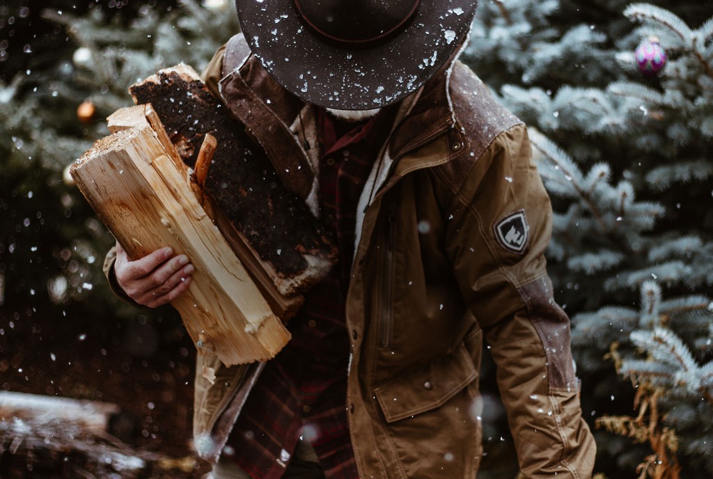 Image with missing alt attribute found on kuhl.com