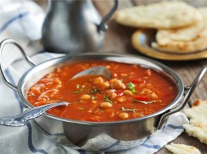 Marokieti&scaron;ka pomidorinė sriuba su avinžirniais