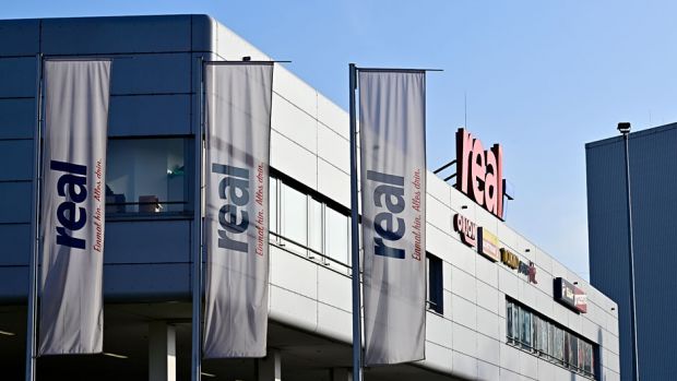 Von den 277 Real-Standorten wollen Immobilienentwickler Redos und Metro nur etwa 50 bis 60 weiterbetreiben, der Rest soll an Wettbewerber weitergereicht werden.