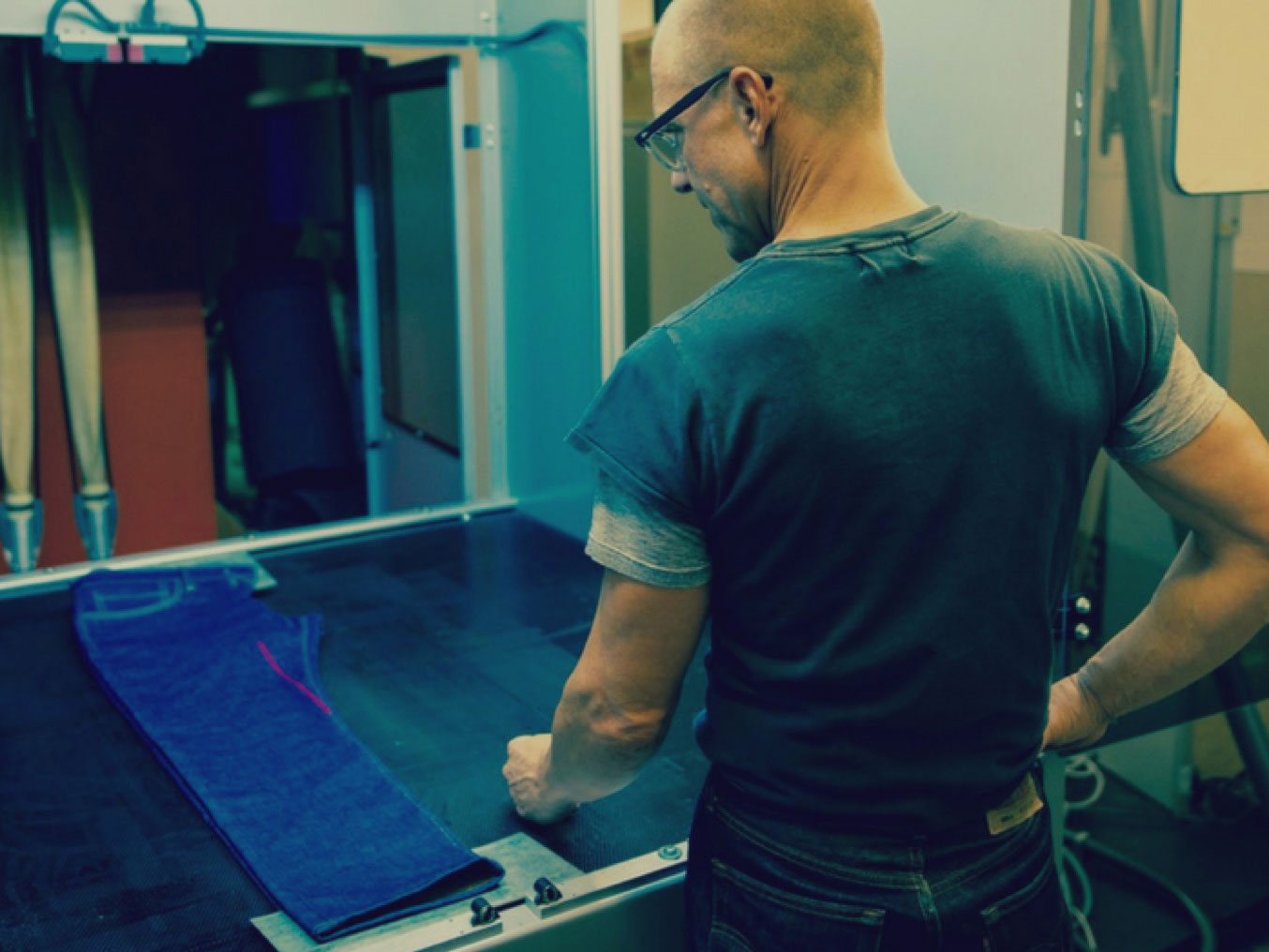 Image with missing alt attribute found on levistrauss.com