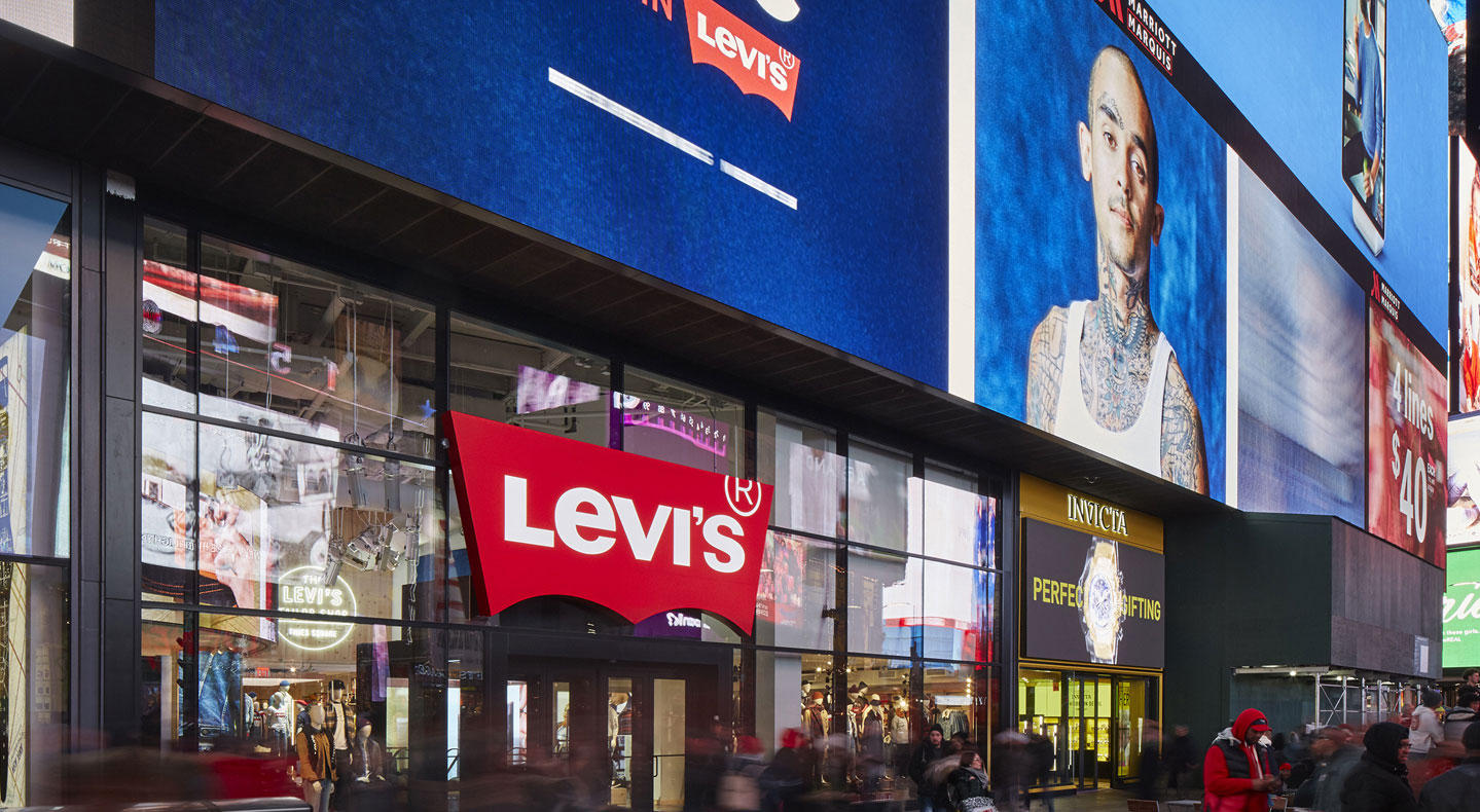 Image with missing alt attribute found on levistrauss.com