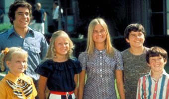 Image with missing alt attribute found on luvze.com