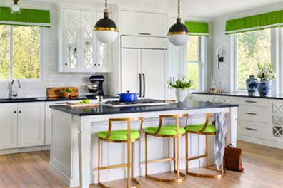 Image with missing alt attribute found on mariakillam.com