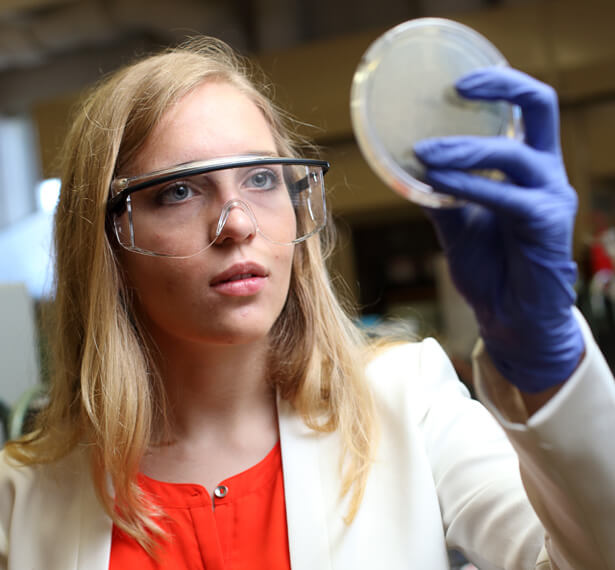 Image with missing alt attribute found on mercer.edu