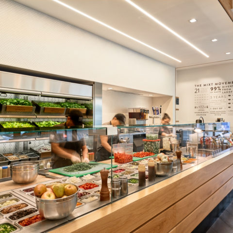 Image with missing alt attribute found on mixt.com