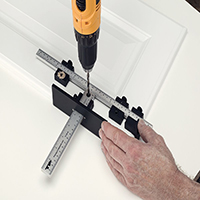 Image with missing alt attribute found on mockett.com