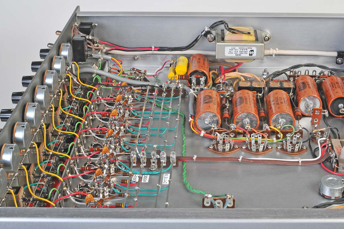 Old Heathkits Never Die, They Just Get Restored