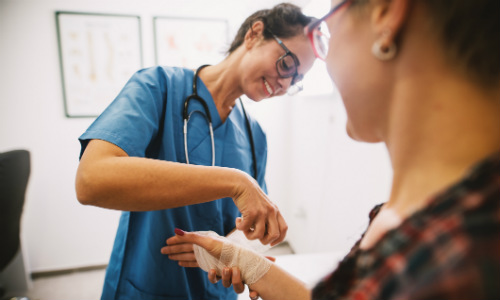 Image with missing alt attribute found on uhsystem.com