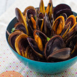 Mejillones al vapor, dos recetas f&aacute;ciles