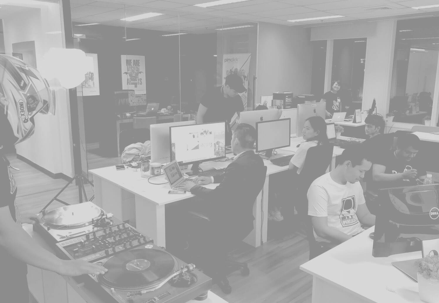 Image with missing alt attribute found on pimclick.com