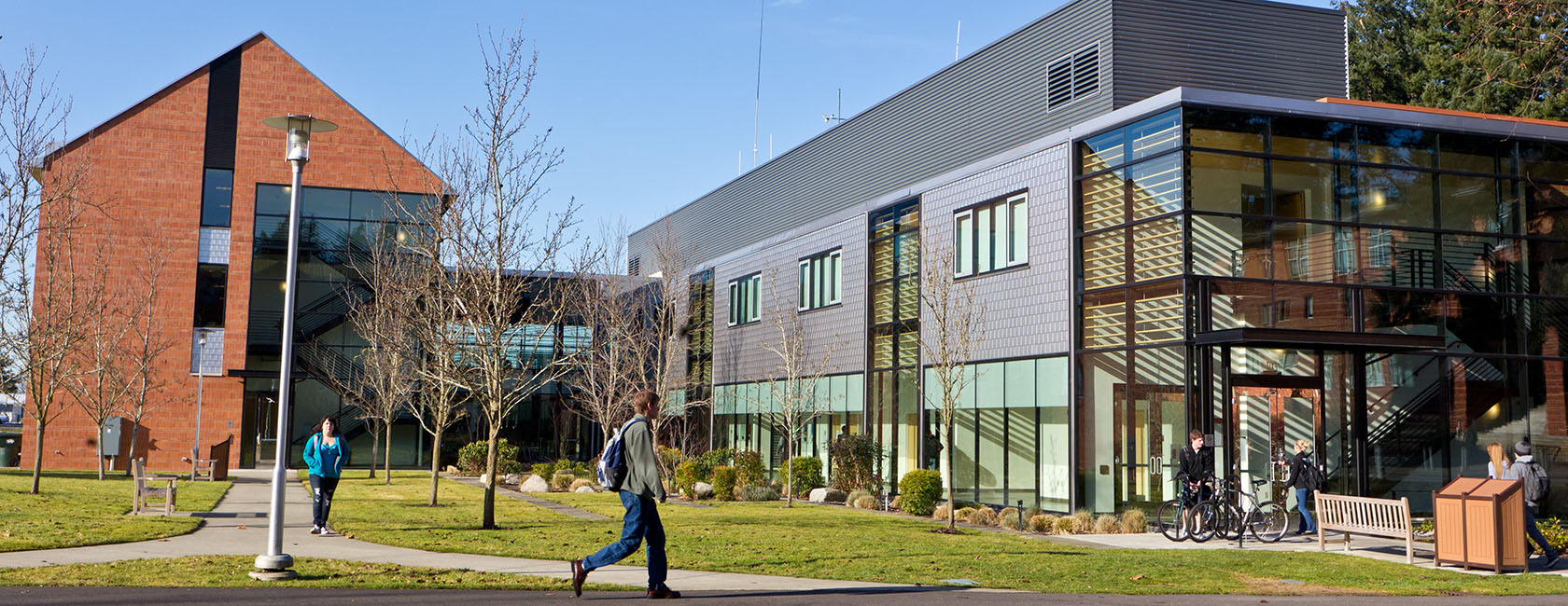 Image with missing alt attribute found on plu.edu