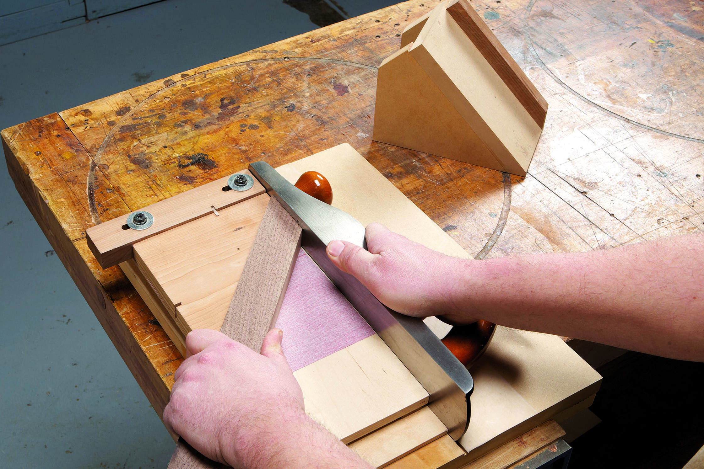 Image with missing alt attribute found on popularwoodworking.com